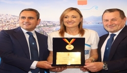 A Palazzo San Giacomo premiata la squadra di calcio  Napoli Femminile