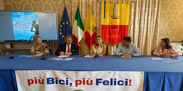 Napoli: Più bici più felici, presentato l’appuntamento di domenica a Riviera di Chiaia