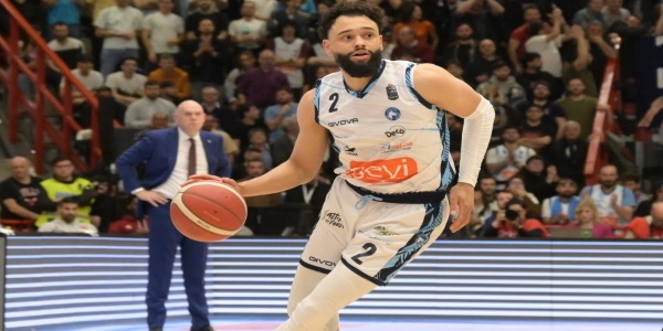 La Gevi Napoli Basket non completa la rimonta. Venezia vince 90-97