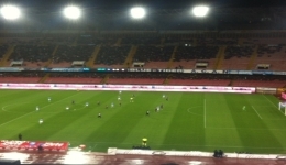 Fiorentina - Napoli 2-2. La prodezza di Kvara su punizione evita la sconfitta