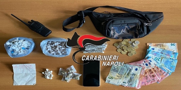 Caivano: trovato in possesso di droga e soldi, arrestato dai carabinieri